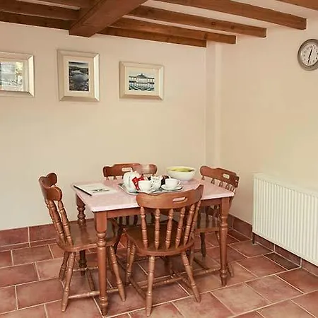 Holiday home Cow Byre *